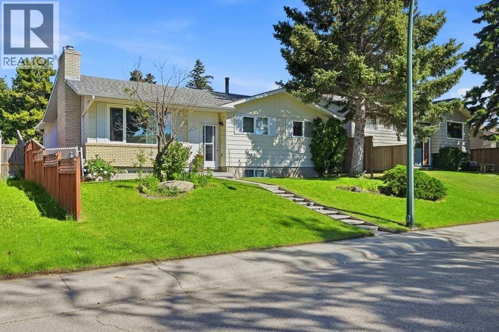 2415 Vista Crescent property photo