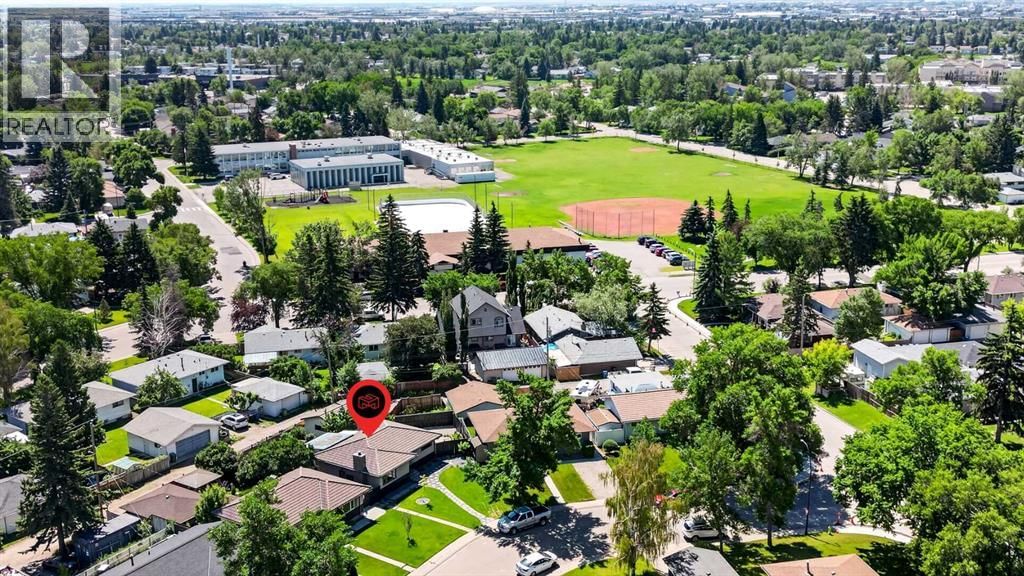 2018 Cottonwood Crescent property photo