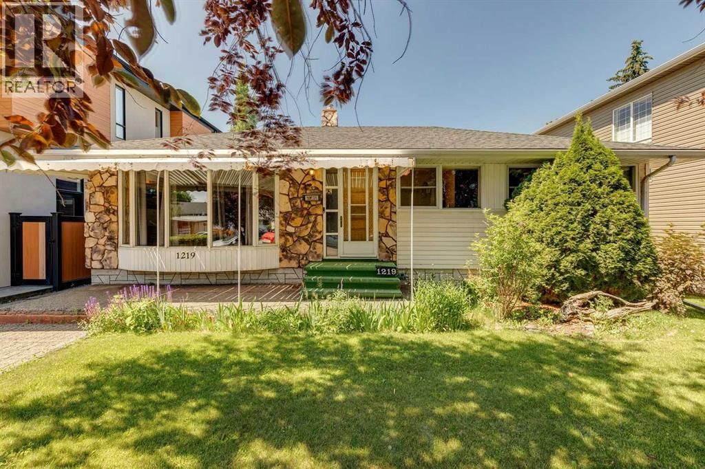 1219 Renfrew Drive