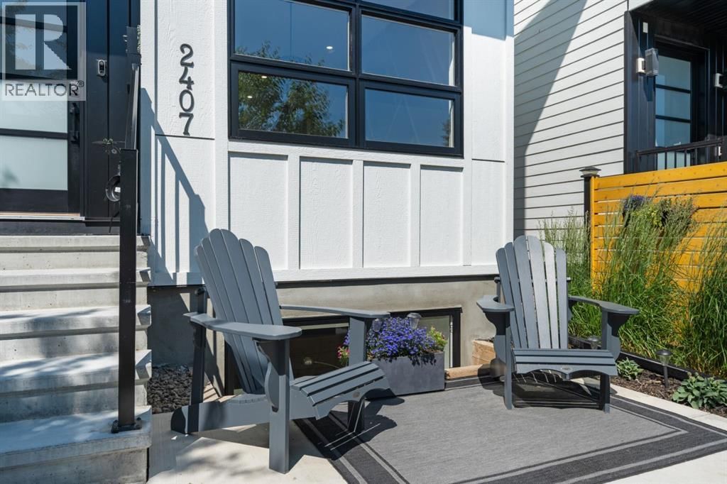 2407 33 Street property photo