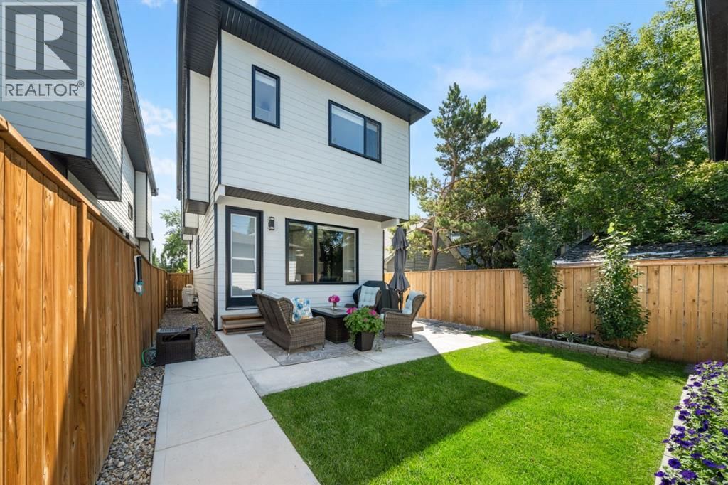 2407 33 Street property photo
