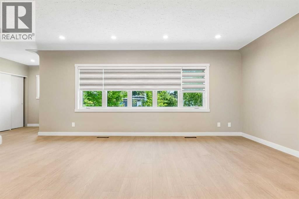 4319 19 Street property photo