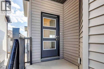 386 Heritage Boulevard | Cochrane Alberta | Slide Image Four