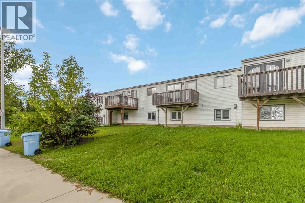 156 Rock Bay, Fort McMurray, Alberta T9K 1B2