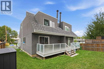 2115 35 Avenue Southwest | Calgary Alberta | Slide Image Twenty-seven