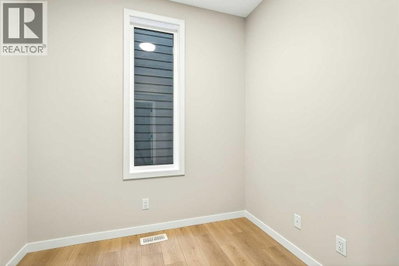 537 Sawgrass Green Northwest | Airdrie Alberta | Slide Image Sixteen