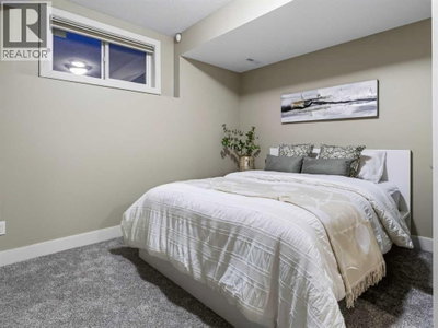 8729 14 Avenue Southwest | Calgary Alberta | Slide Image Forty-eight