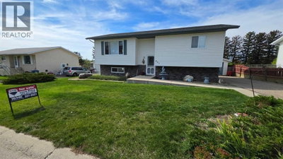 801 1 Street Northeast | Milk River Alberta | Slide Image Three