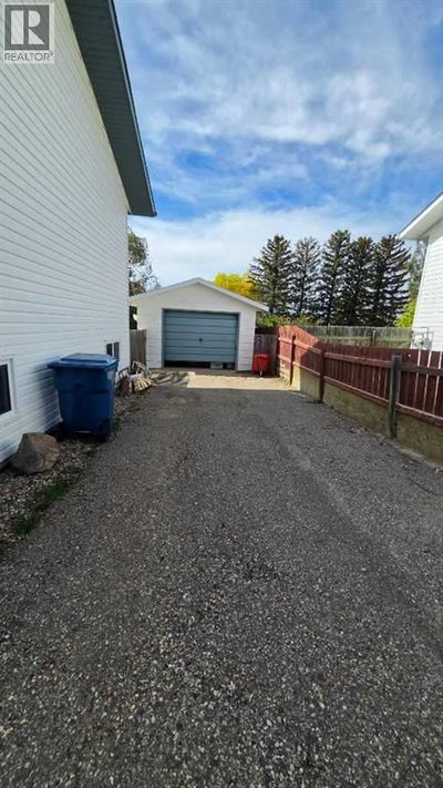 801 1 Street Northeast | Milk River Alberta | Slide Image Four