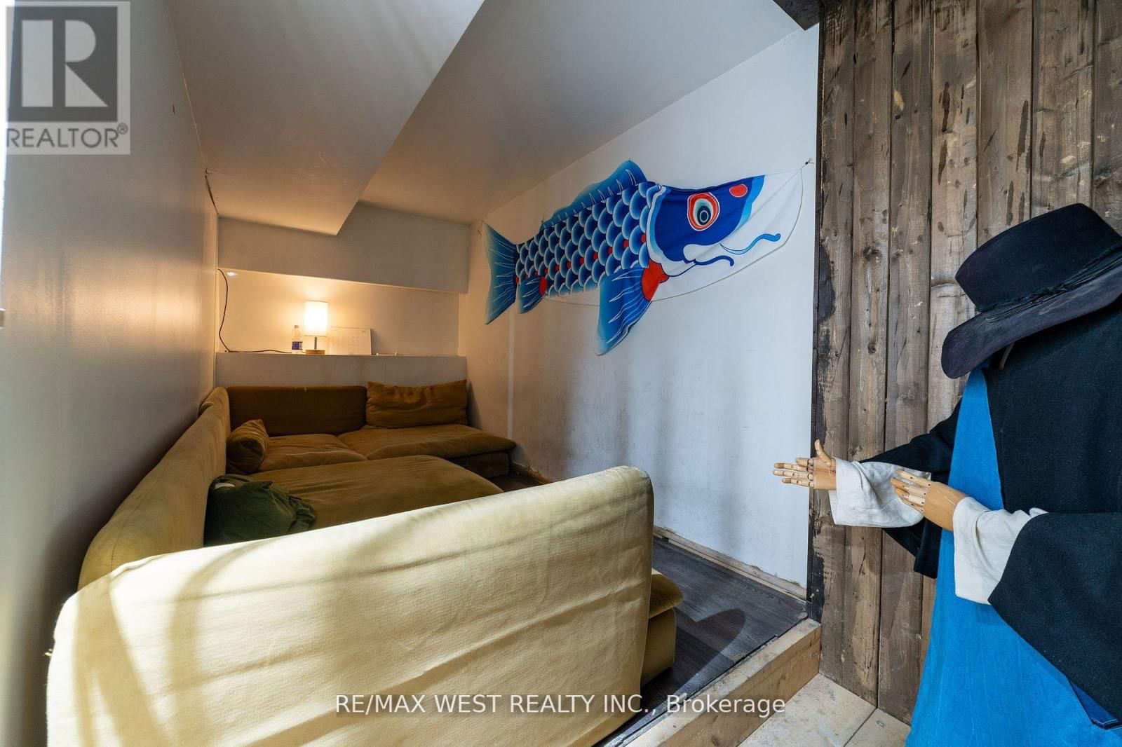 135 OSSINGTON AVENUE Image 31