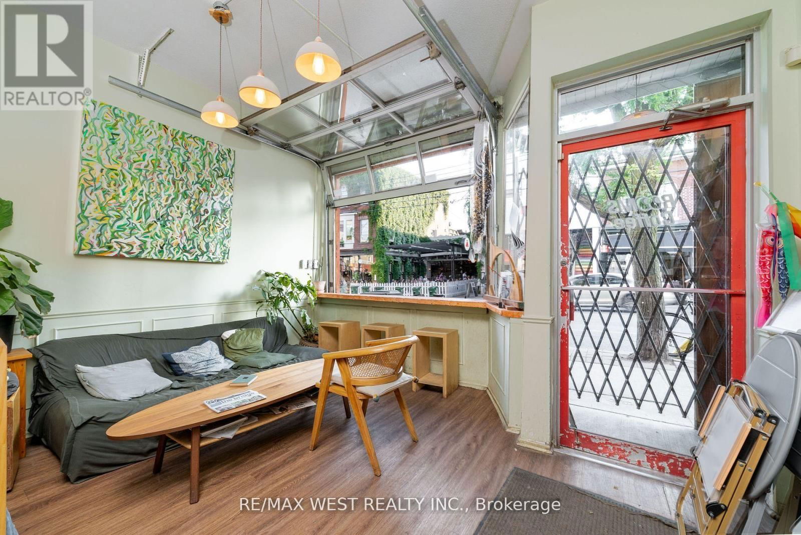 135 OSSINGTON AVENUE Image 5