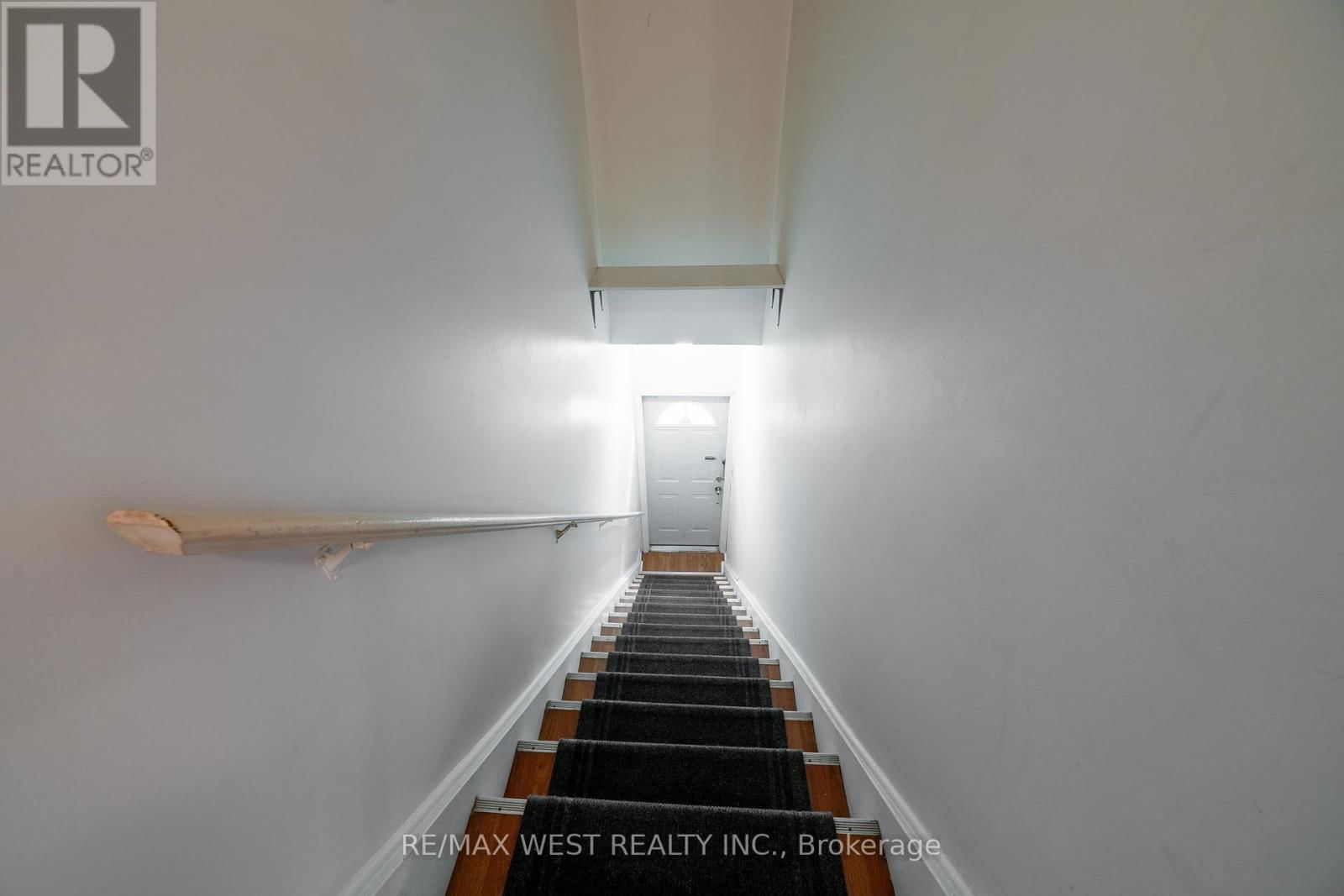 137 OSSINGTON AVENUE Image 31