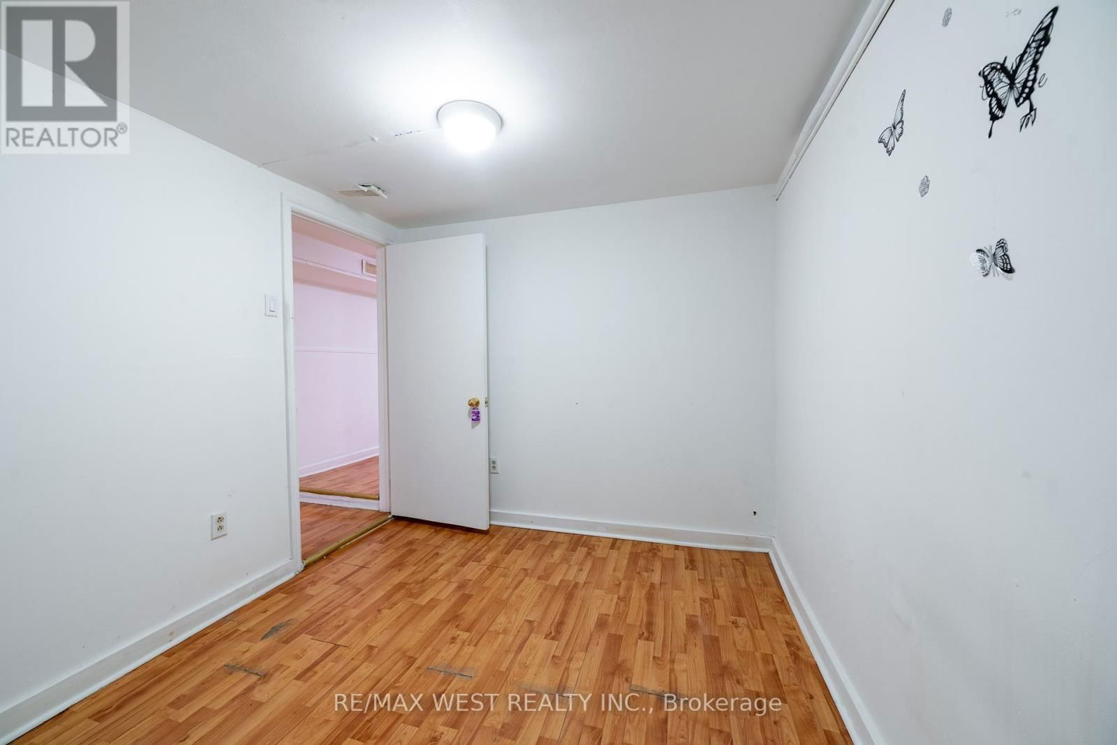 137 OSSINGTON AVENUE Image 36