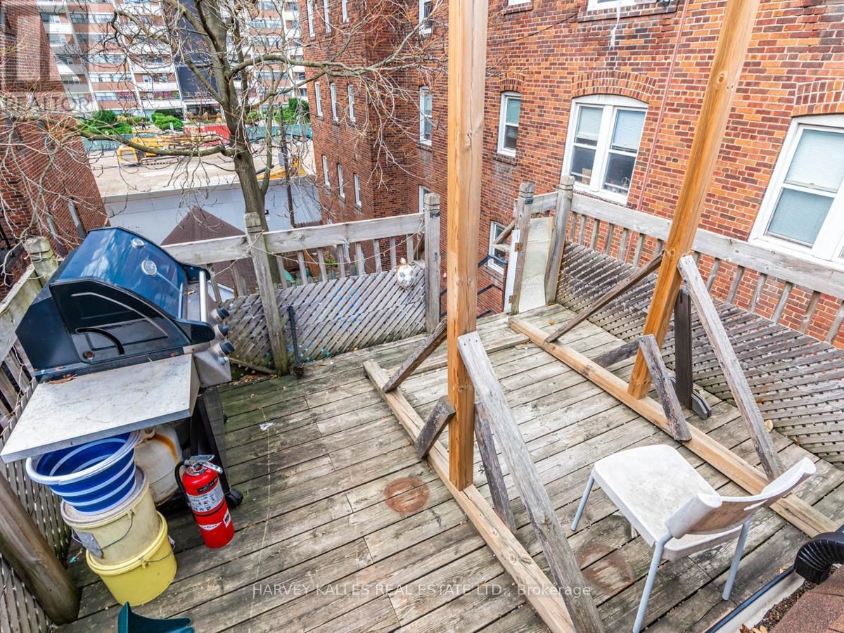 1552 BATHURST STREET Image 36