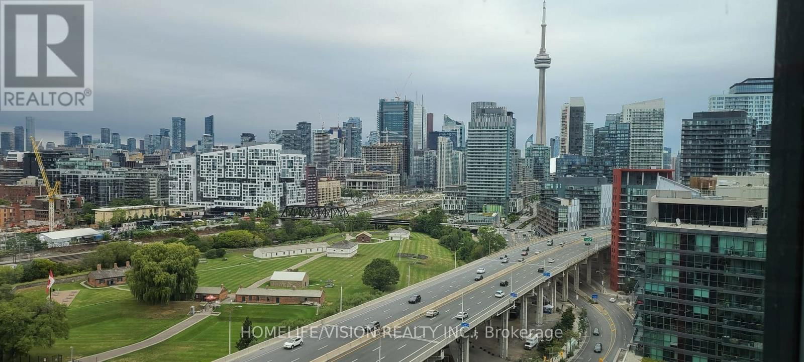 2010 - 231 FORT YORK BOULEVARD Image 2