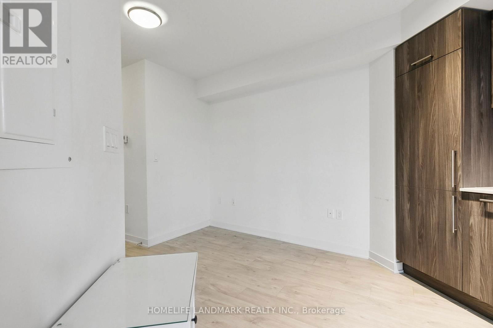 301W - 27 BATHURST STREET Image 7