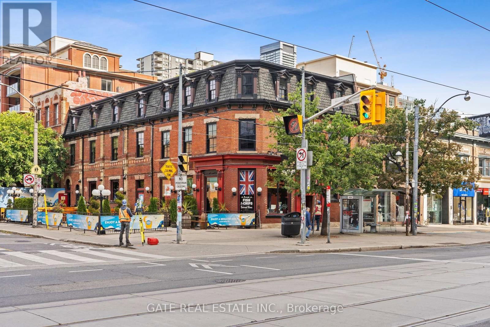 298 QUEEN STREET W Image 1