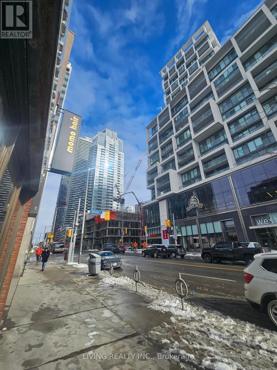 LOWER - 2156 YONGE STREET Image 5