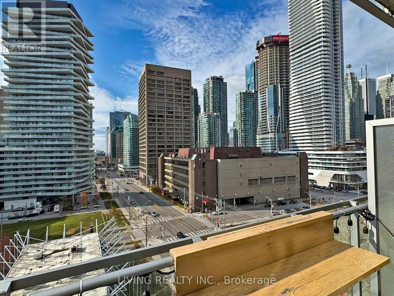 940 - 39 QUEENS QUAY E Image 17