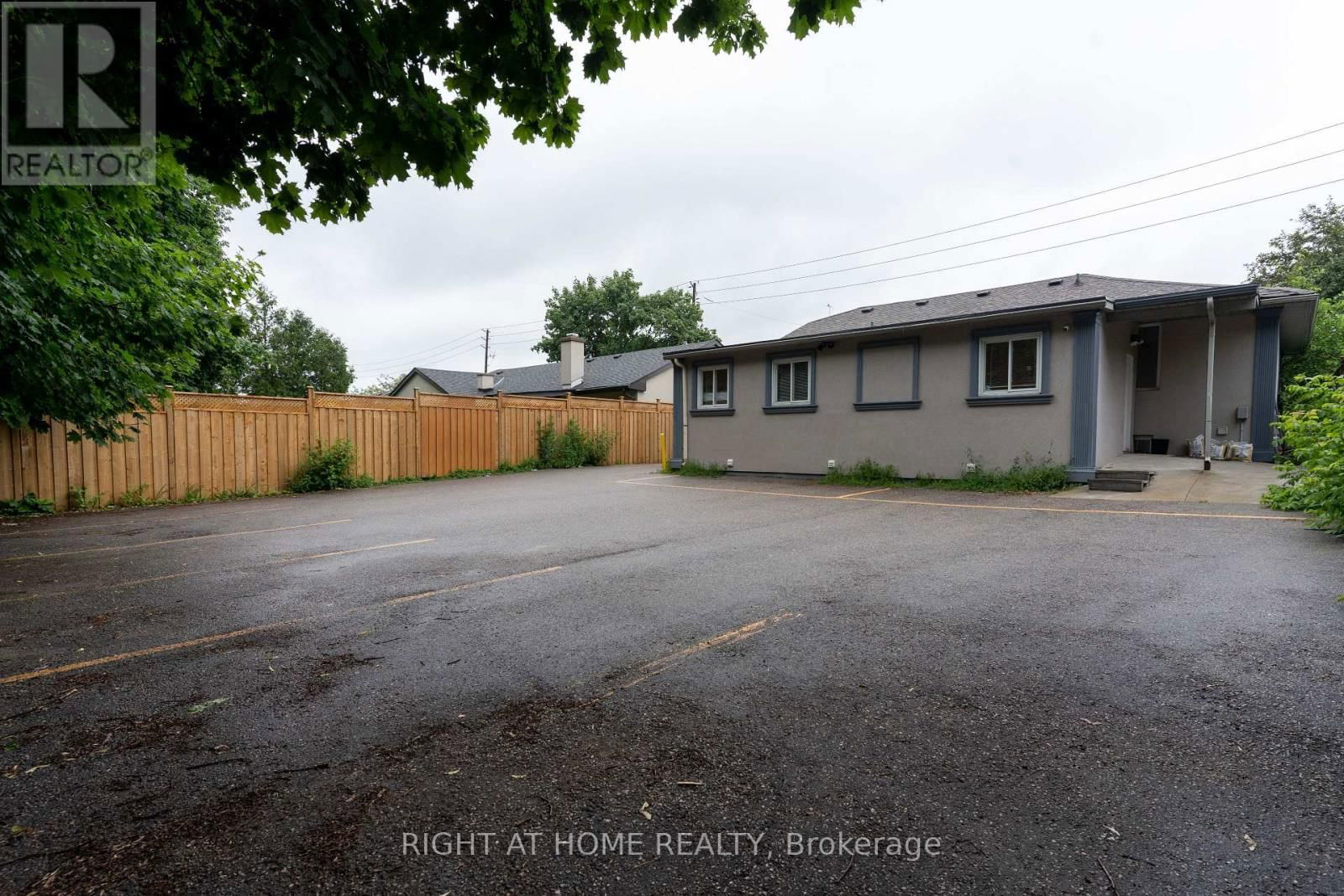 267 FINCH AVE WEST N Image 35