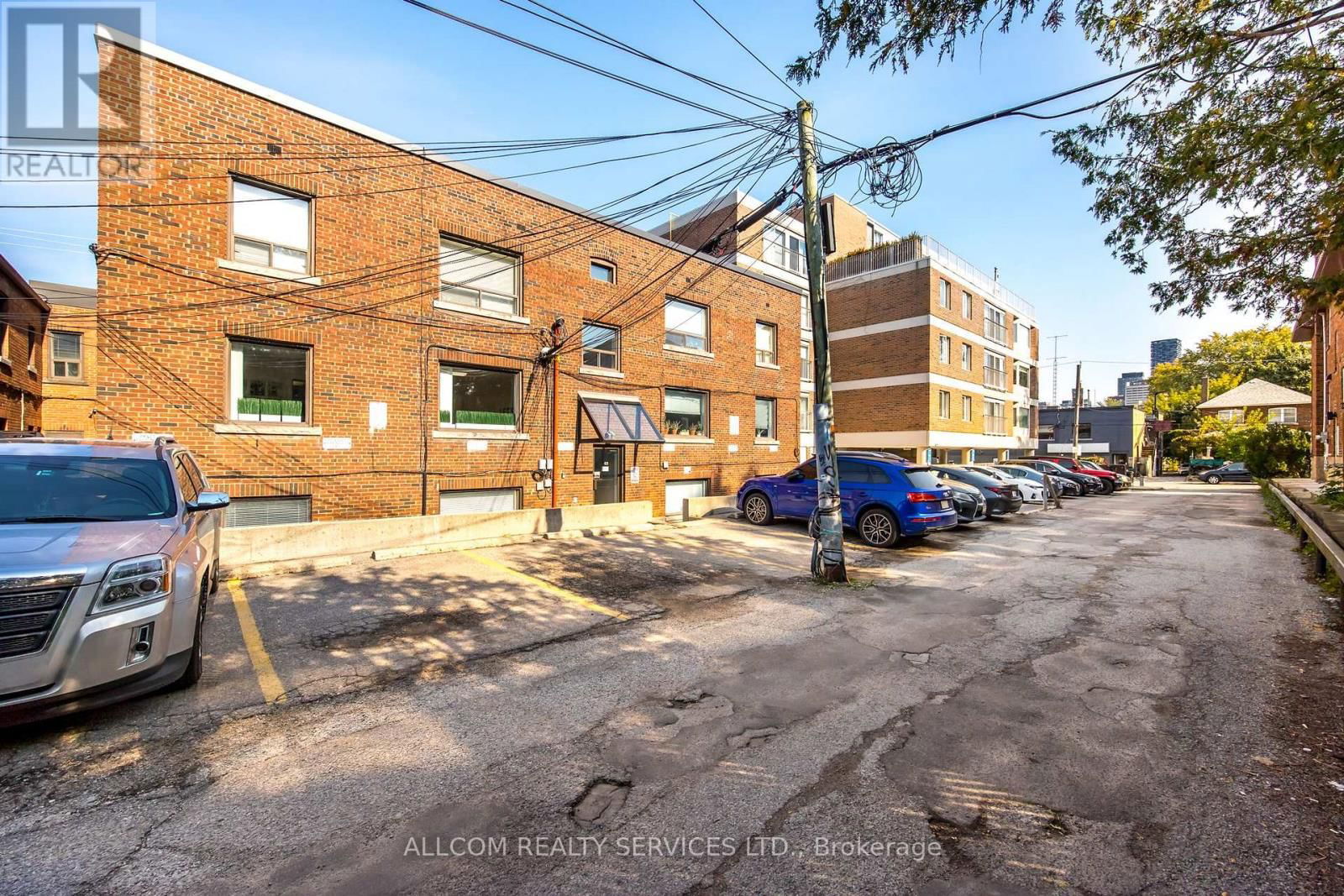 4 - 421 EGLINTON AVENUE W Image 16