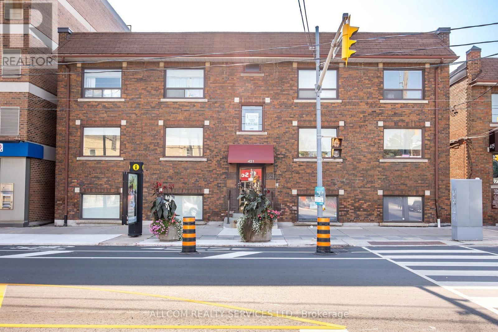 4 - 421 EGLINTON AVENUE W Image 18