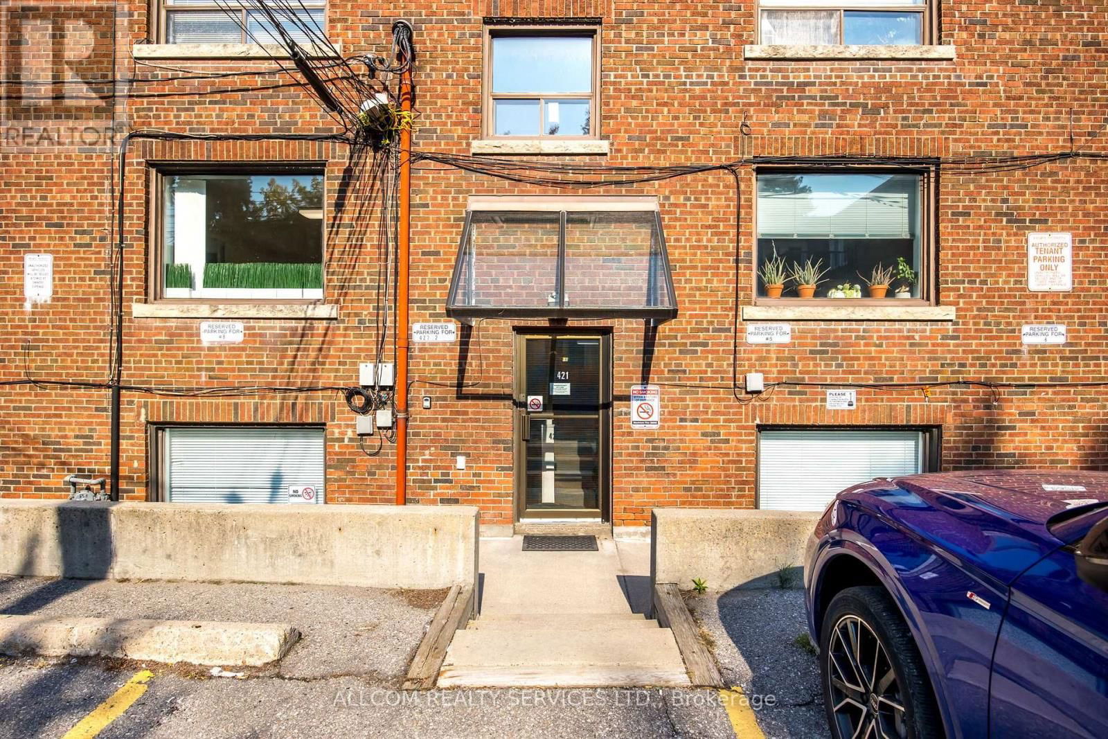 4 - 421 EGLINTON AVENUE W Image 2