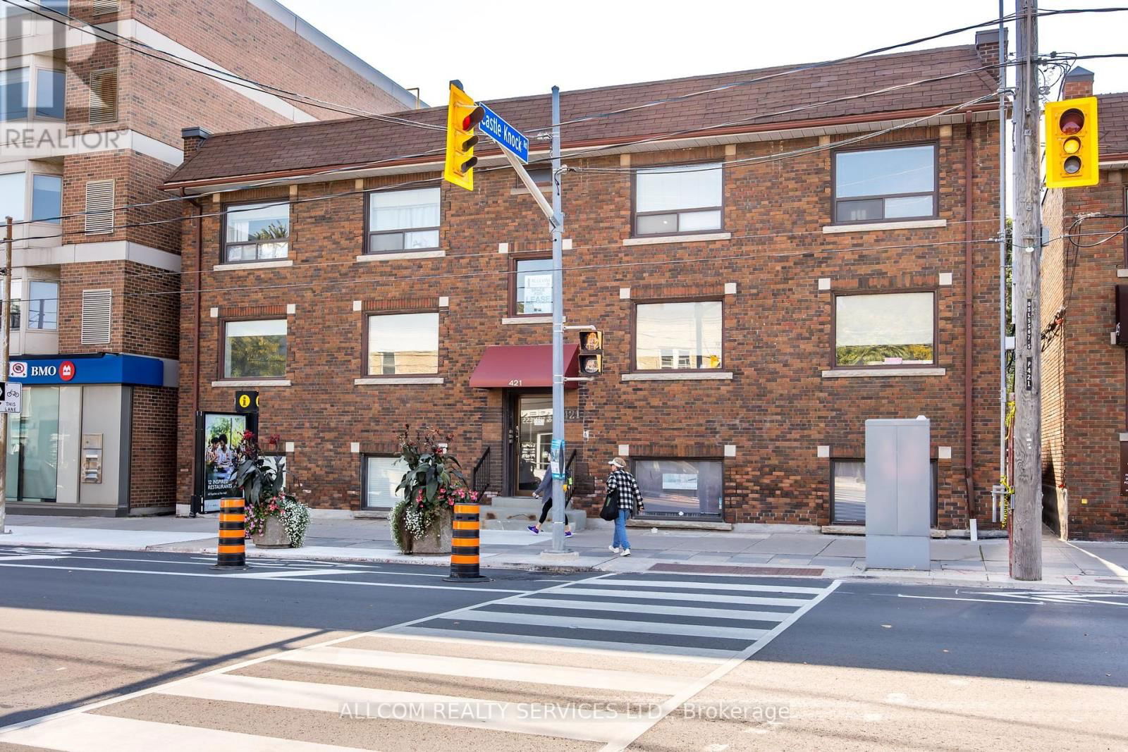 4 - 421 EGLINTON AVENUE W Image 3