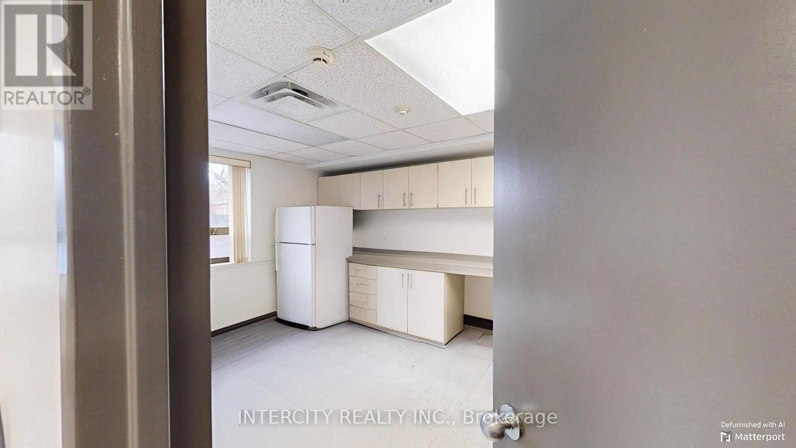 2nd Flr - 627 BLOOR STREET WEST Image 21