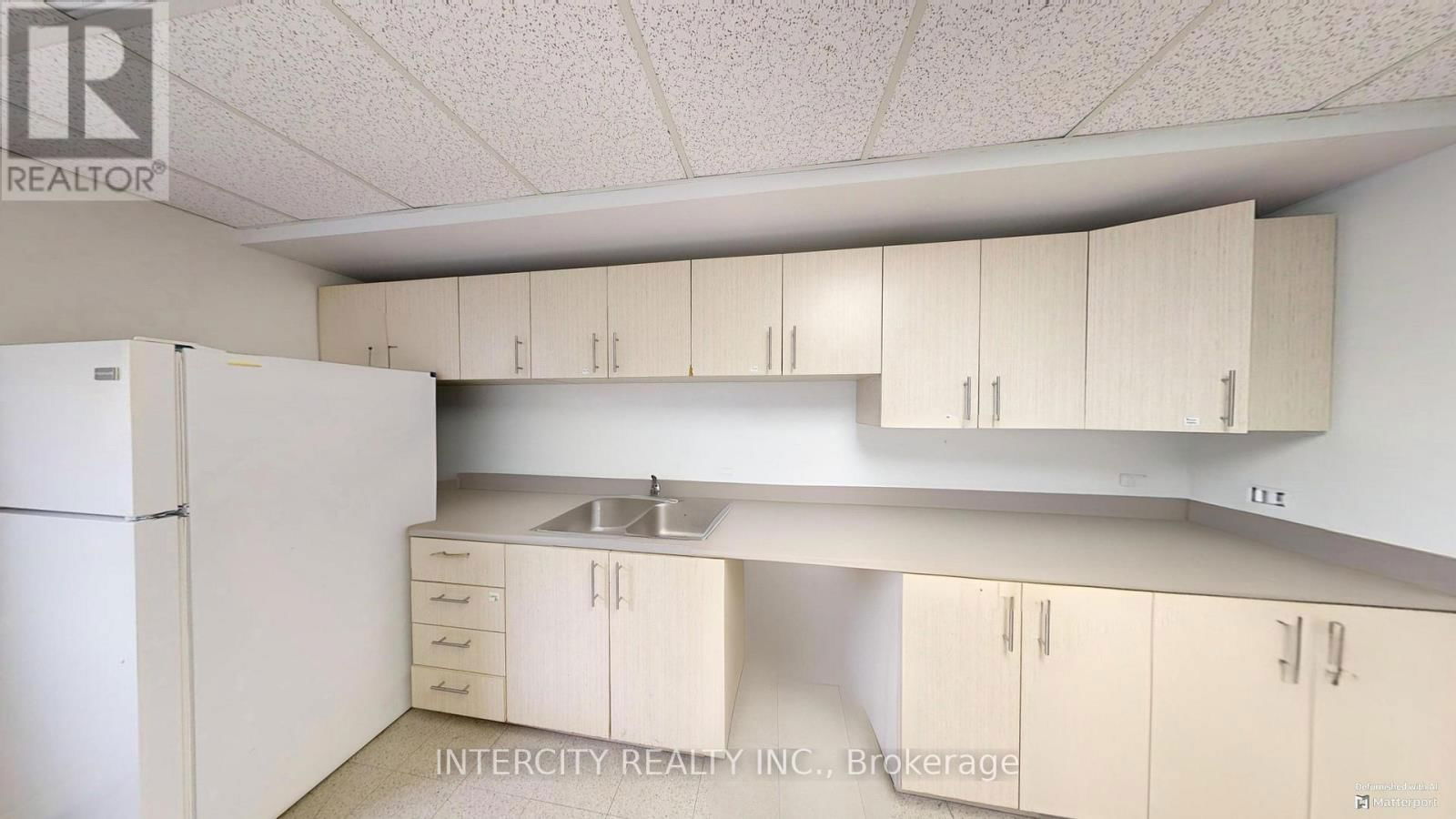 2nd Flr - 627 BLOOR STREET WEST Image 22