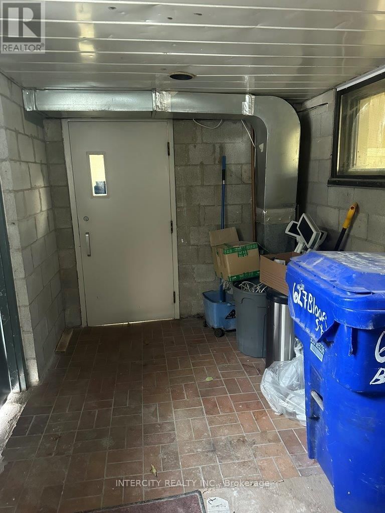 2nd Flr - 627 BLOOR STREET WEST Image 35