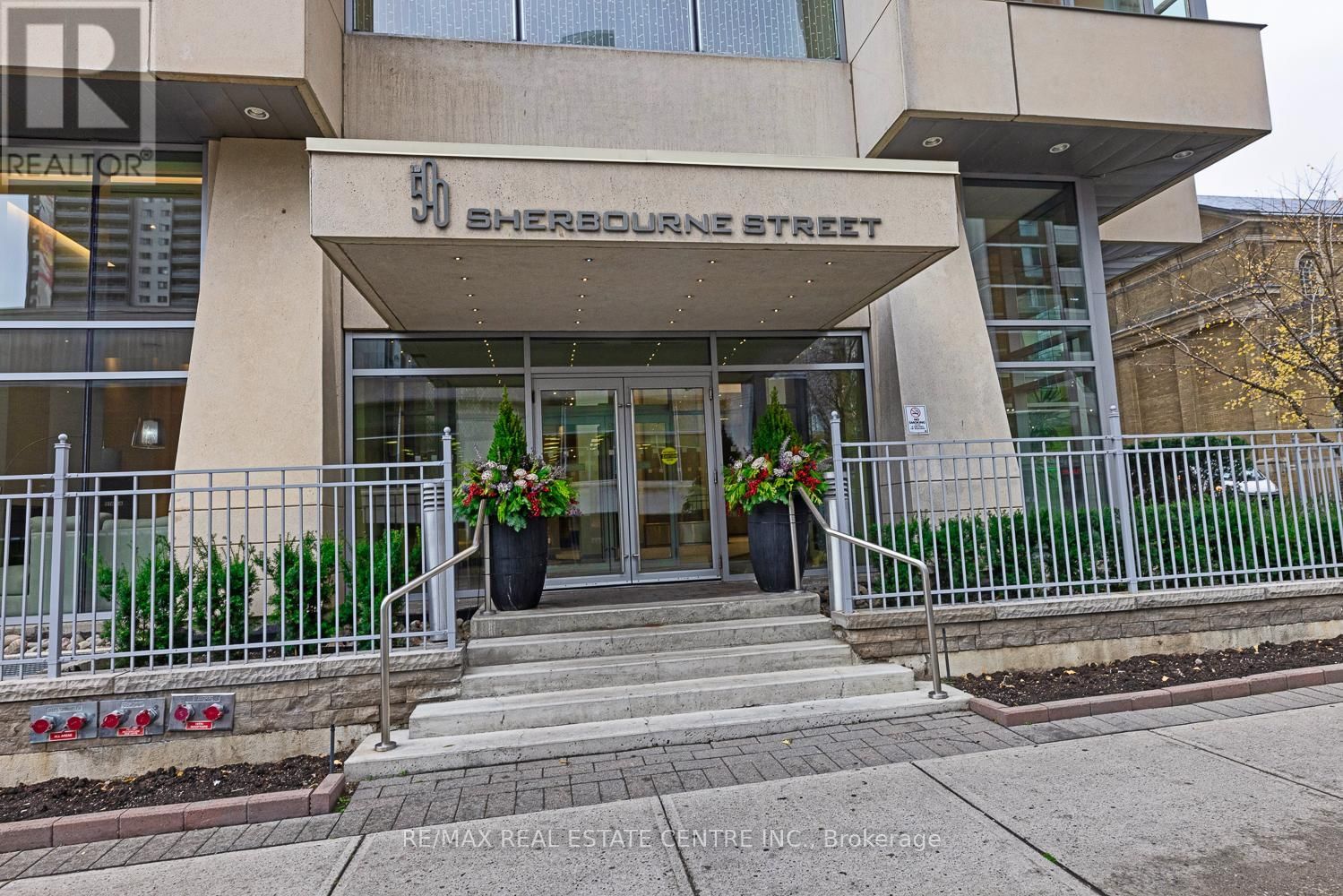 1301 - 500 SHERBOURNE STREET Image 1