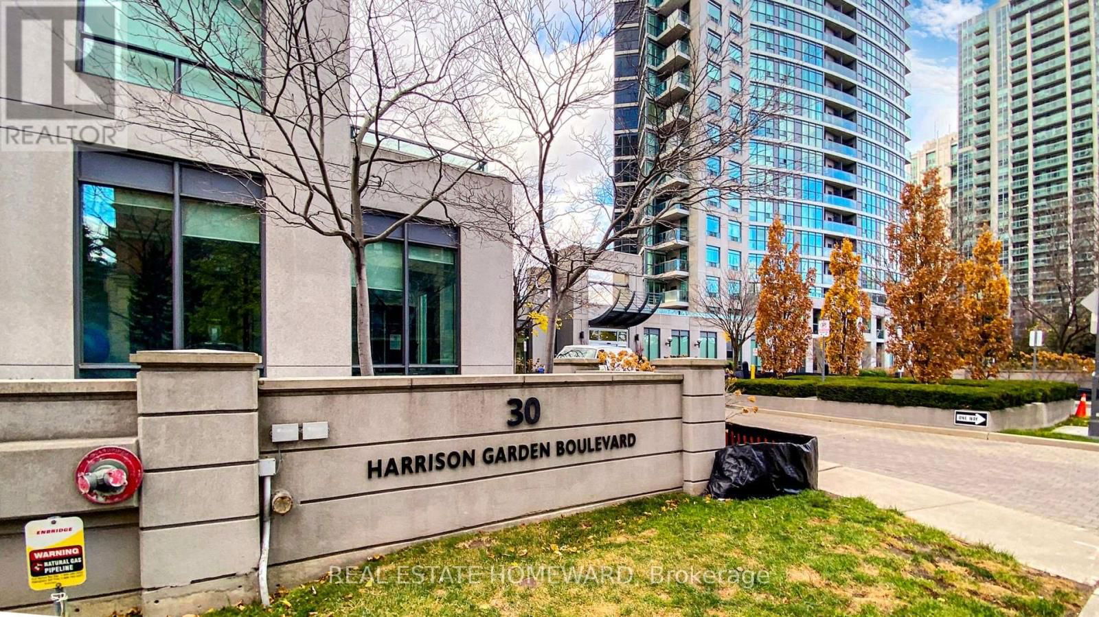 807 - 30 HARRISON GARDEN BOULEVARD Image 2