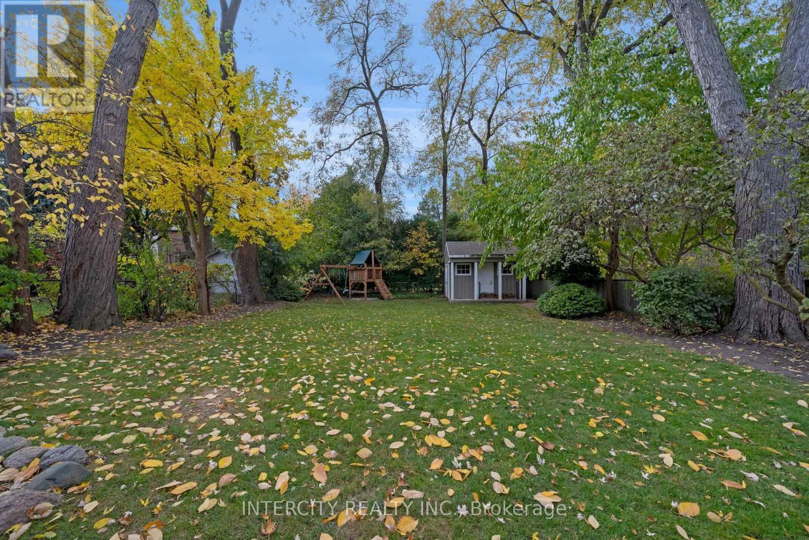 112 MASON BOULEVARD Image 35