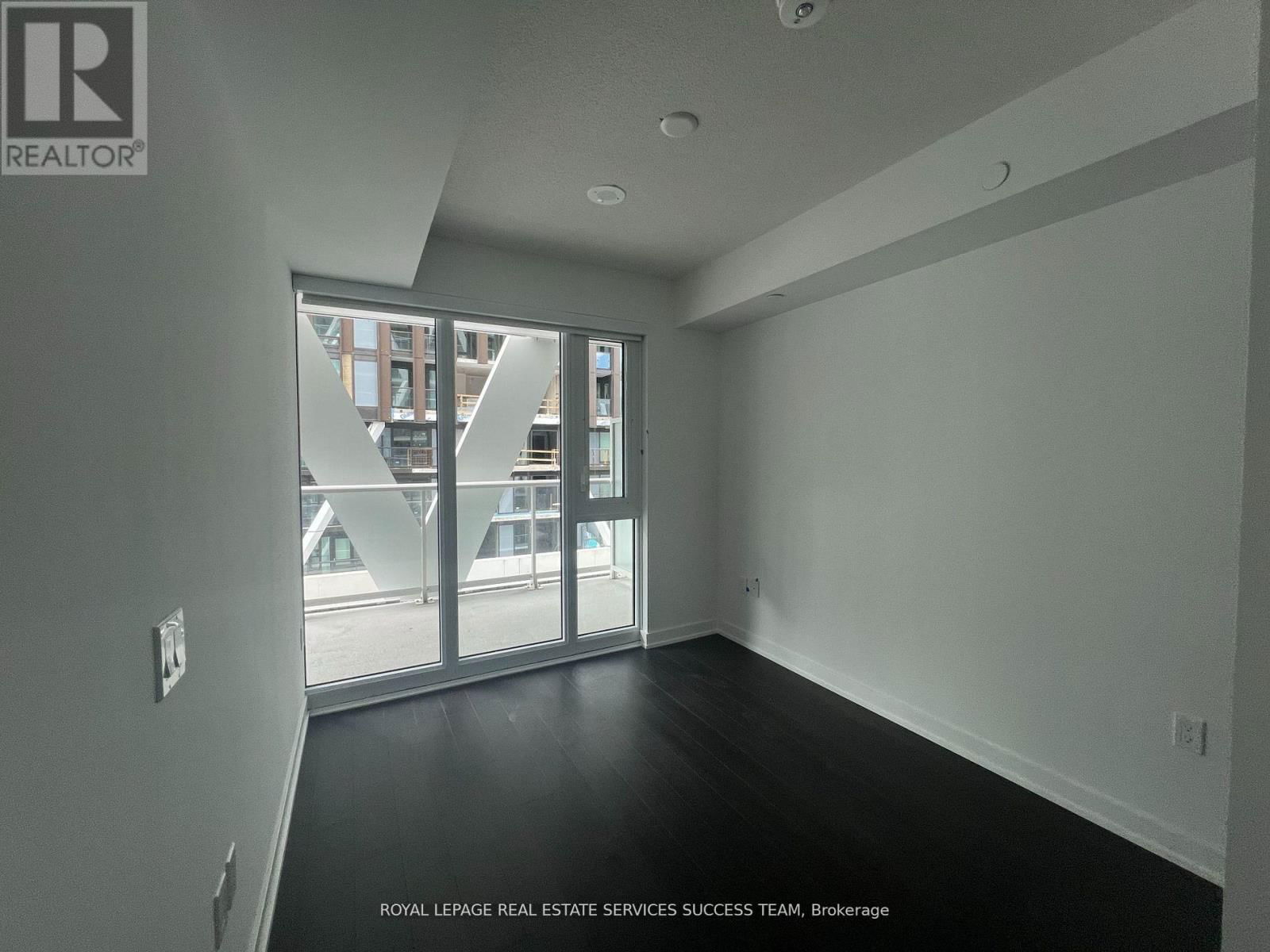 1337 - 230 SIMCOE STREET Image 3