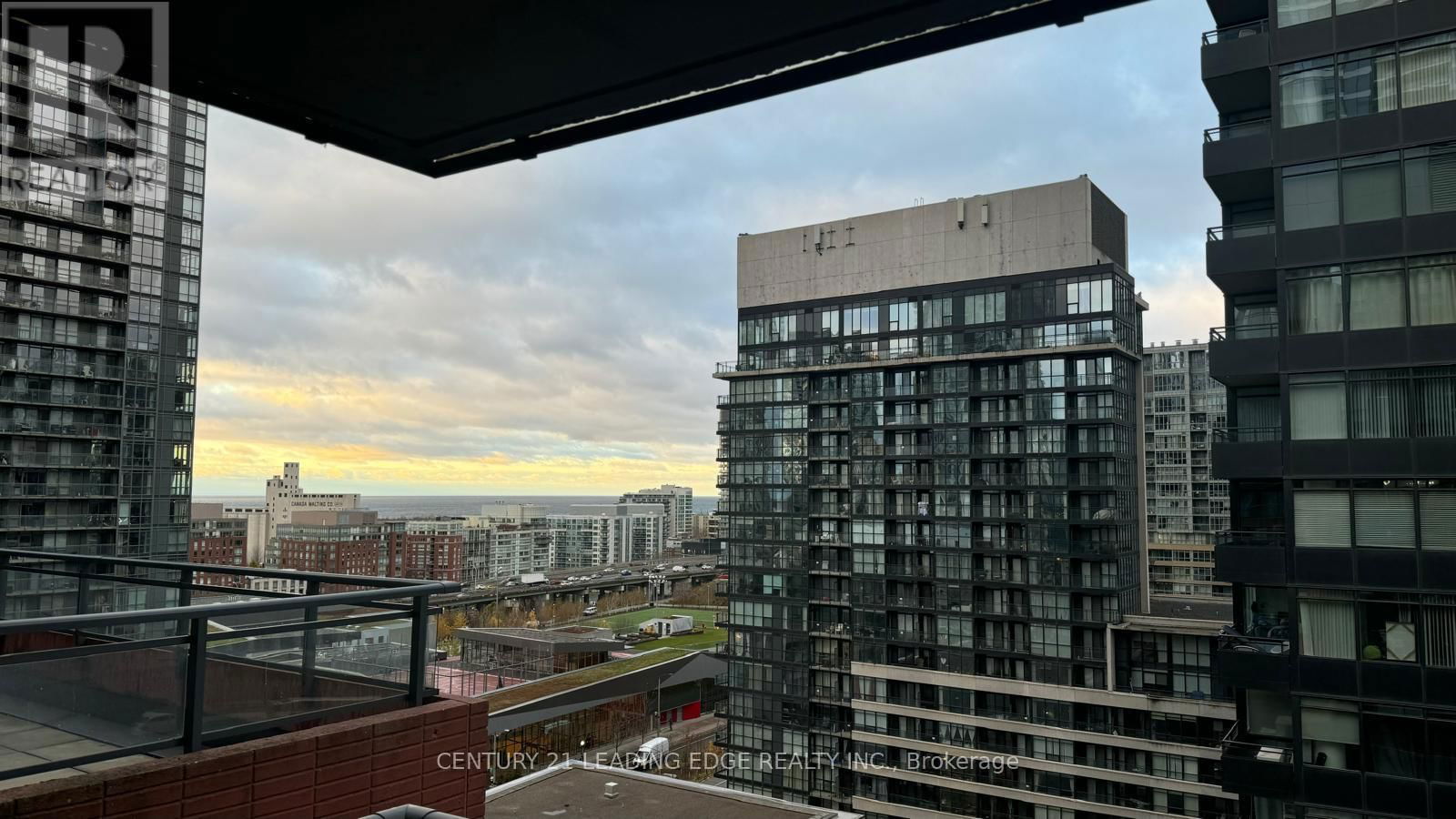 1523 - 4K SPADINA AVENUE Image 5
