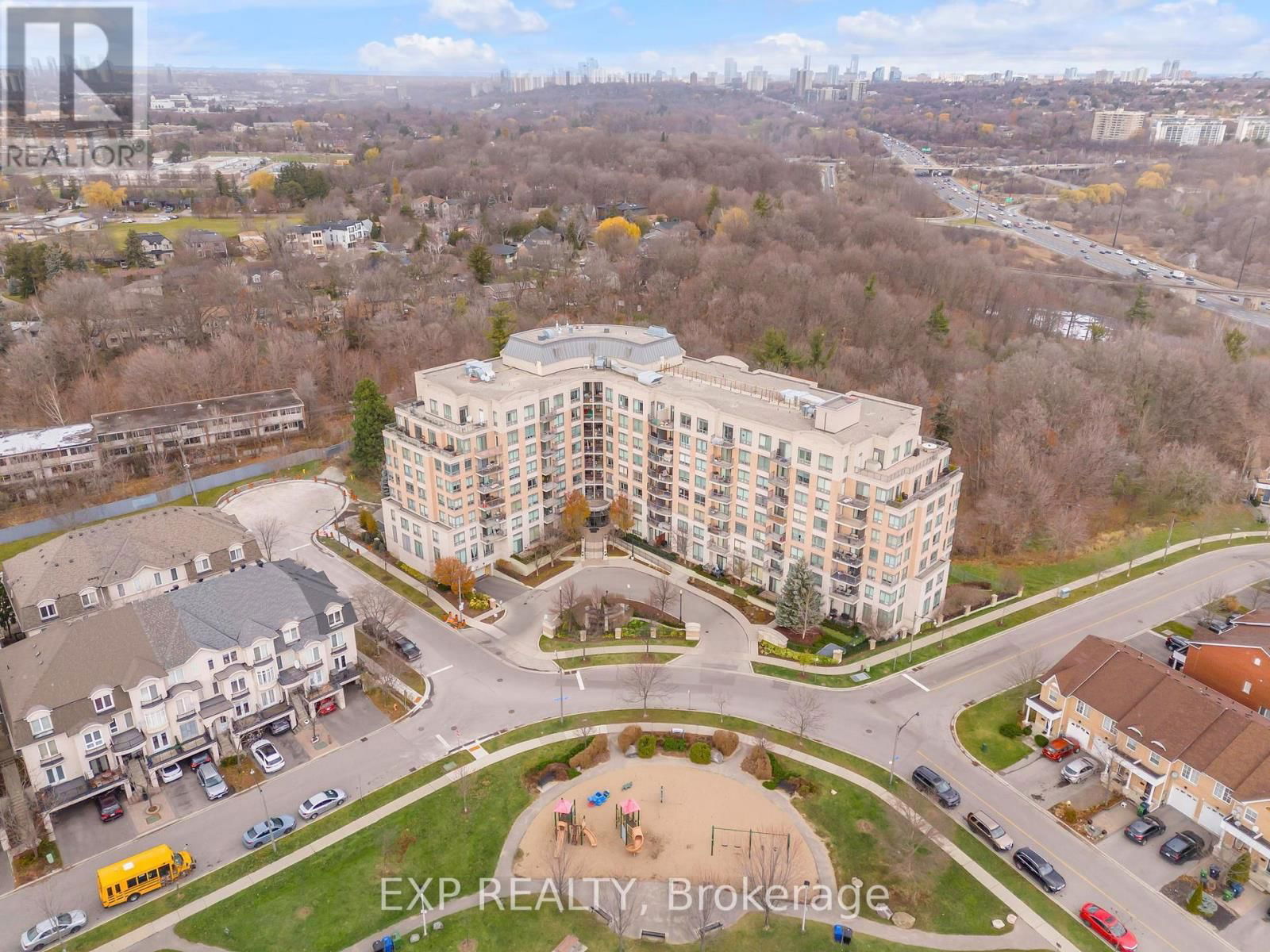 102 - 16 DALLIMORE CIRCLE Image 1