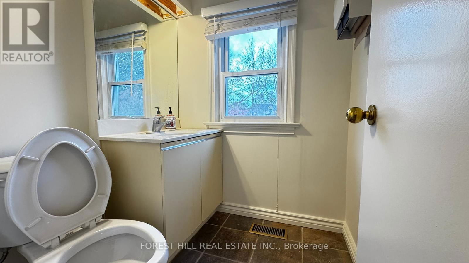 168 SHEPPARD AVENUE WEST Image 11