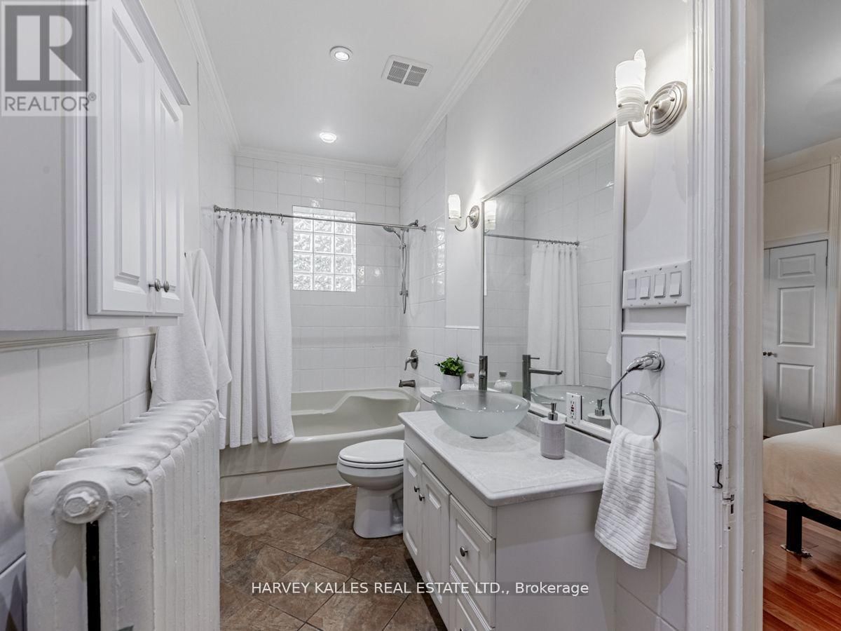 50 ROSE AVENUE Image 12