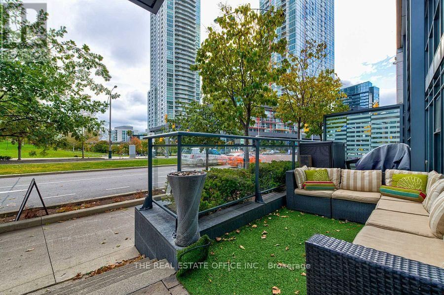 G9 - 112 FORT YORK BOULEVARD Image 2