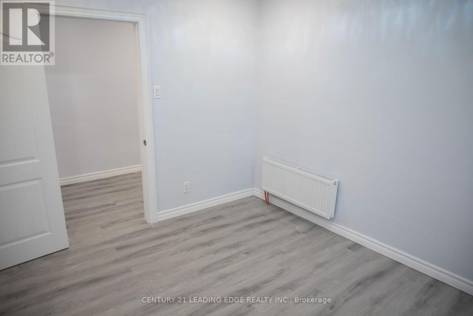 APT 2 - 548 SHEPPARD AVENUE W Image 11