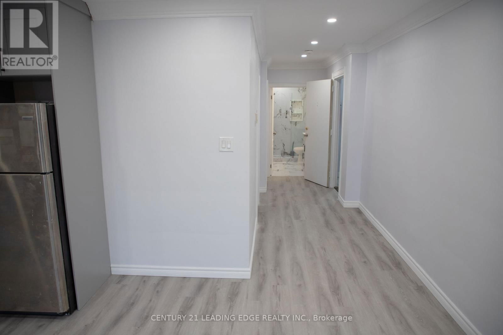 APT 2 - 548 SHEPPARD AVENUE W Image 19