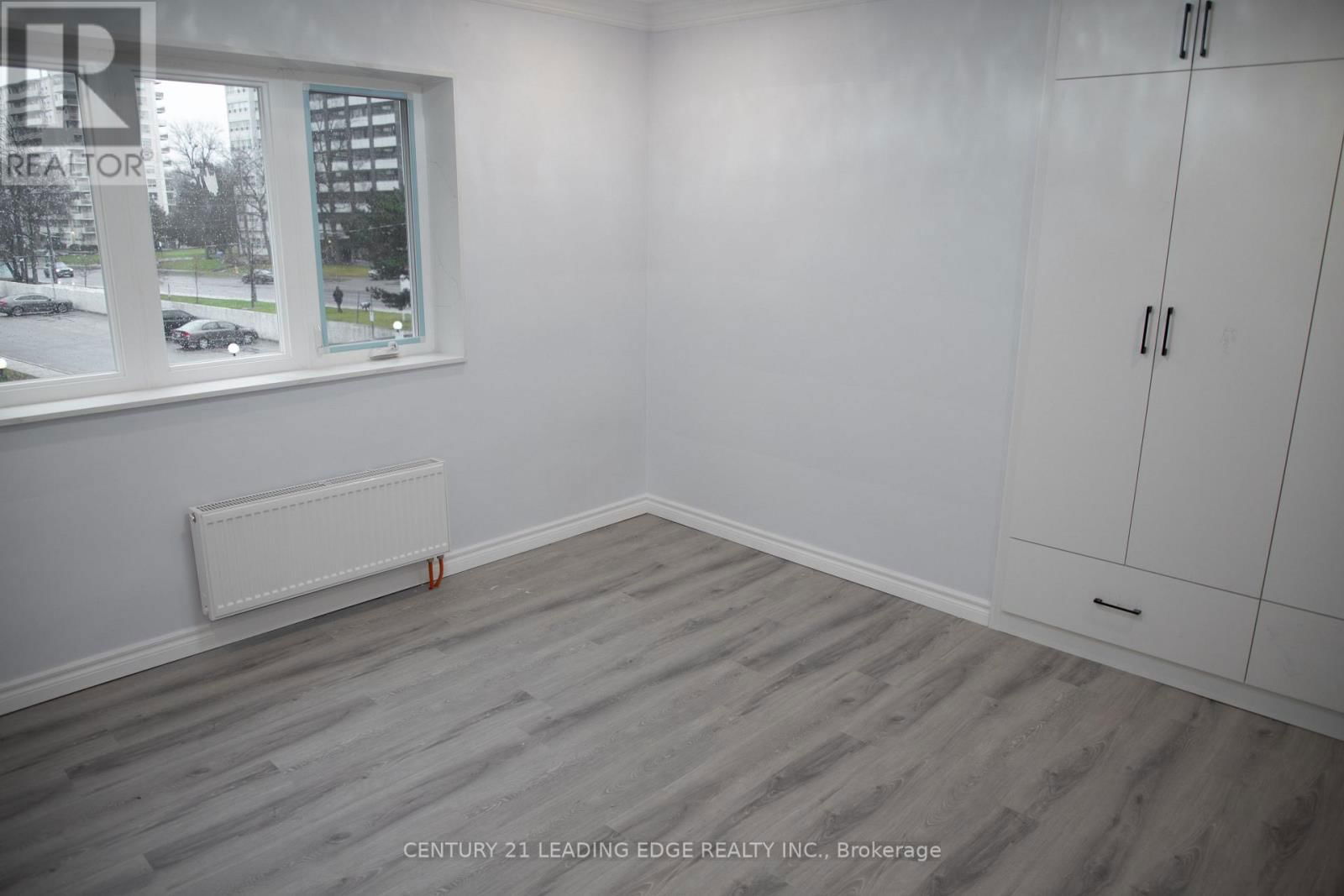 APT 2 - 548 SHEPPARD AVENUE W Image 5