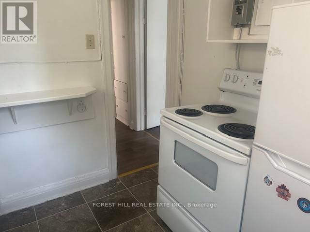3 - 398 SPADINA ROAD Image 11