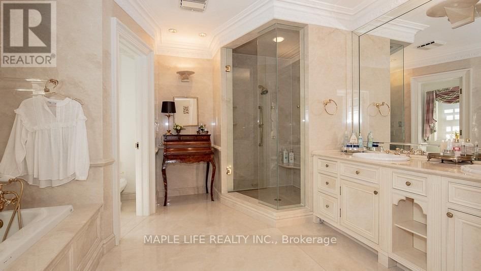 11 DEWBOURNE AVENUE Image 19