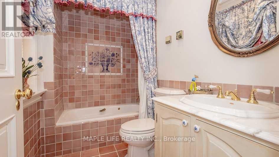 11 DEWBOURNE AVENUE Image 21