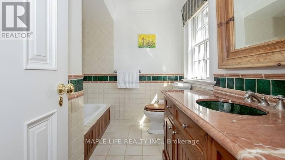 11 DEWBOURNE AVENUE Image 28