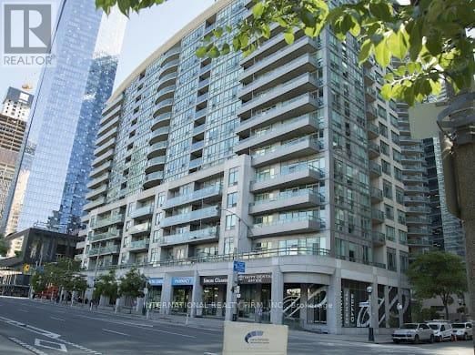 520 - 51 LOWER SIMCOE STREET Image 2