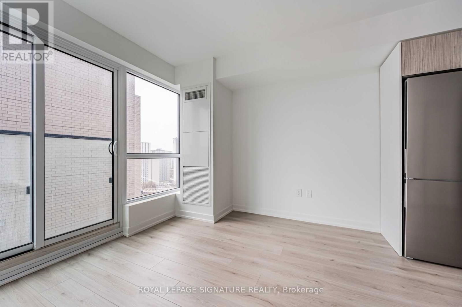 1210 - 395 BLOOR STREET E Image 9