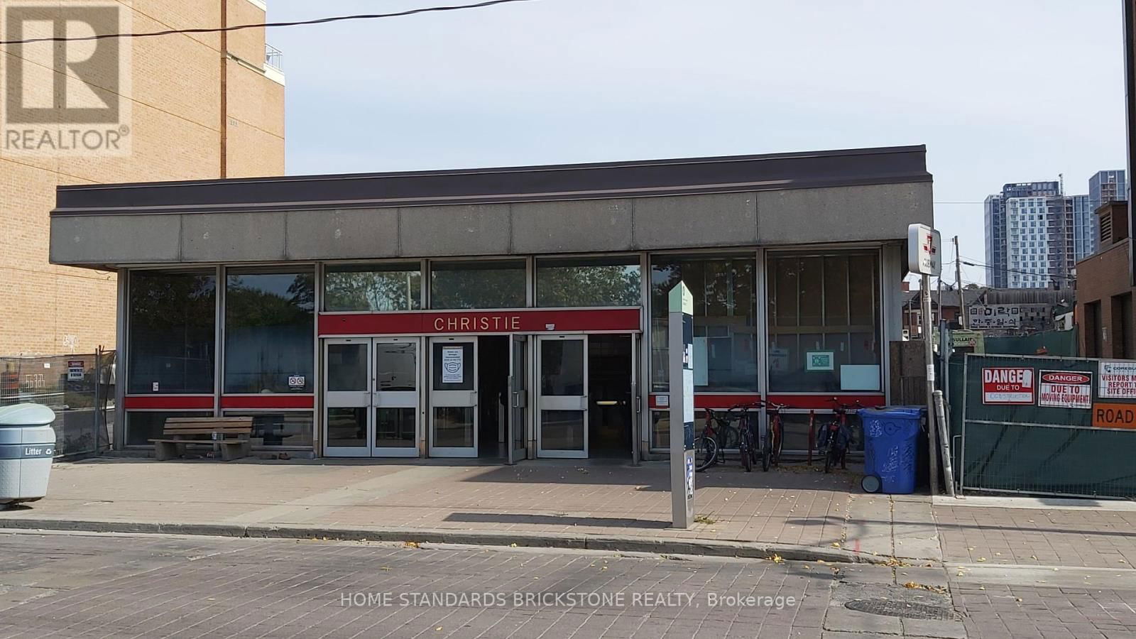 100 - 721 BLOOR STREET WEST Image 11